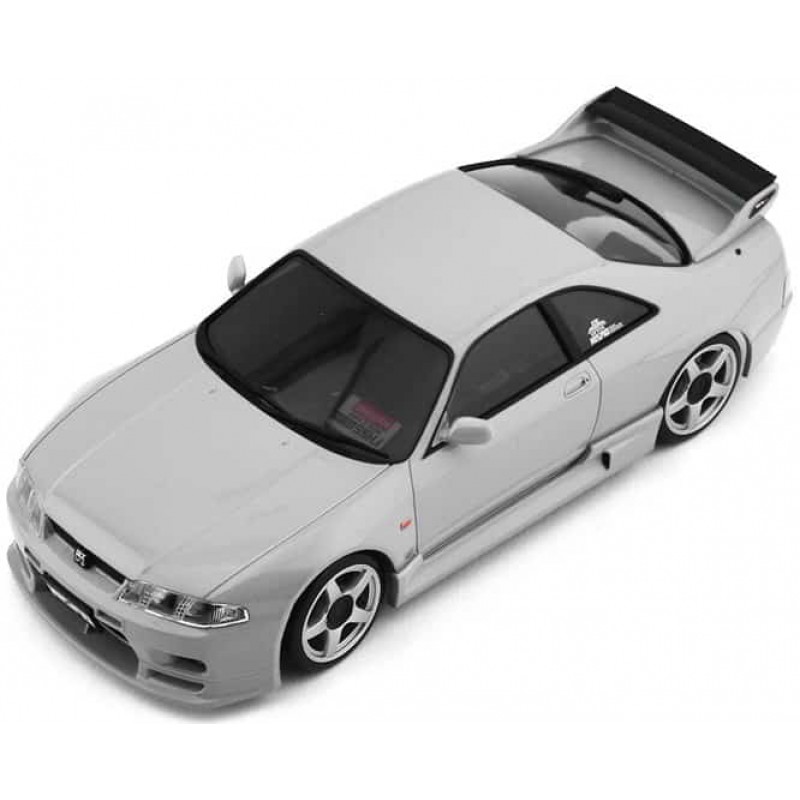 Kyosho MA-020 AWD Mini-Z ReadySet w/Nissan Skyline GT-R NISMO R33 Body (Silver) w/KT-531P 2.4GHz Radio